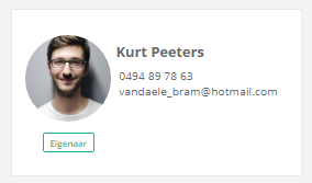Schermafbeelding: Klik op de therapeut van wie u de commissie wilt instellen.